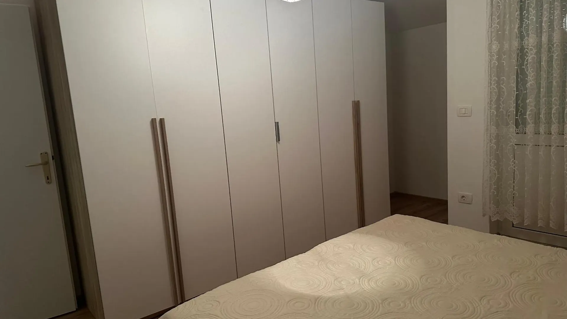 Deluxe Apartment Playa Valbandon