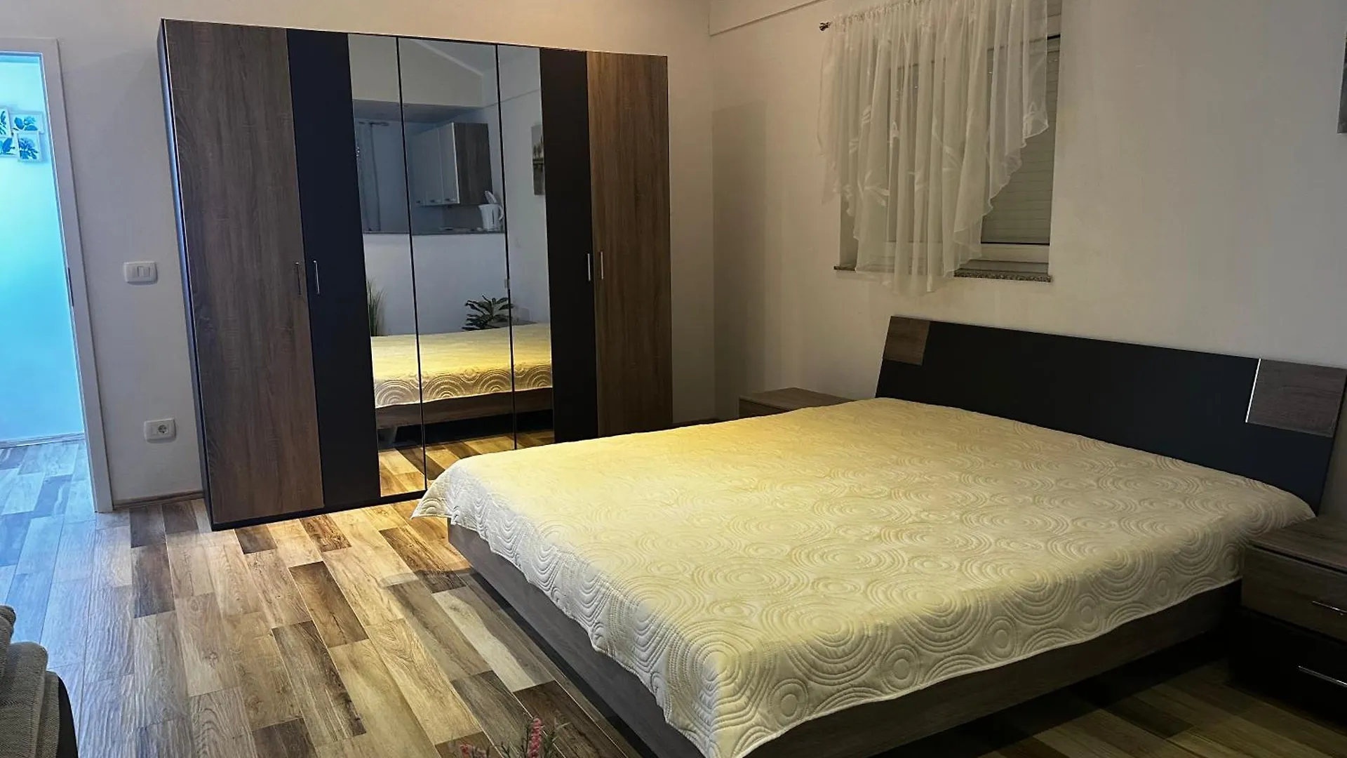 Deluxe Apartment Playa Valbandon