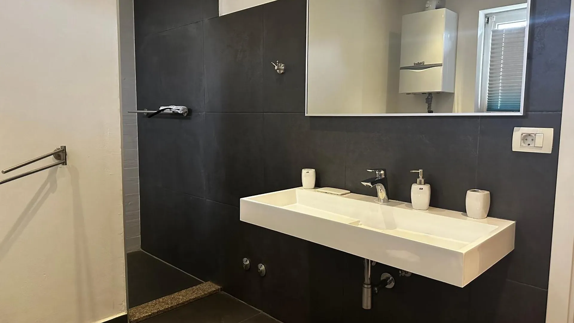 Deluxe Apartment Playa Valbandon 0*,  Croatia